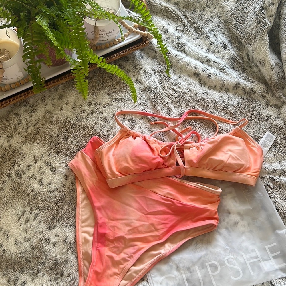 NWT CUPSHE bikini Sz M high waist, crisscross back strap